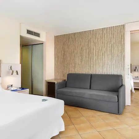 فندق Occidental Menorca (adults Only) 4*