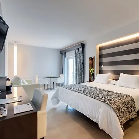 Occidental Menorca (adults Only) מלון פונטה פרימה